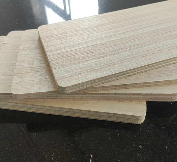 山東阻燃膠合板廠家